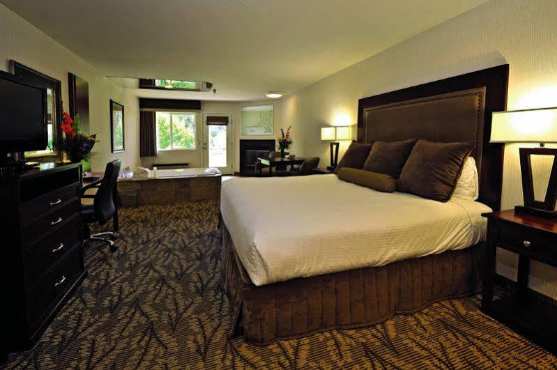 Shilo Inn Suites Hotel - Bend Dış mekan fotoğraf